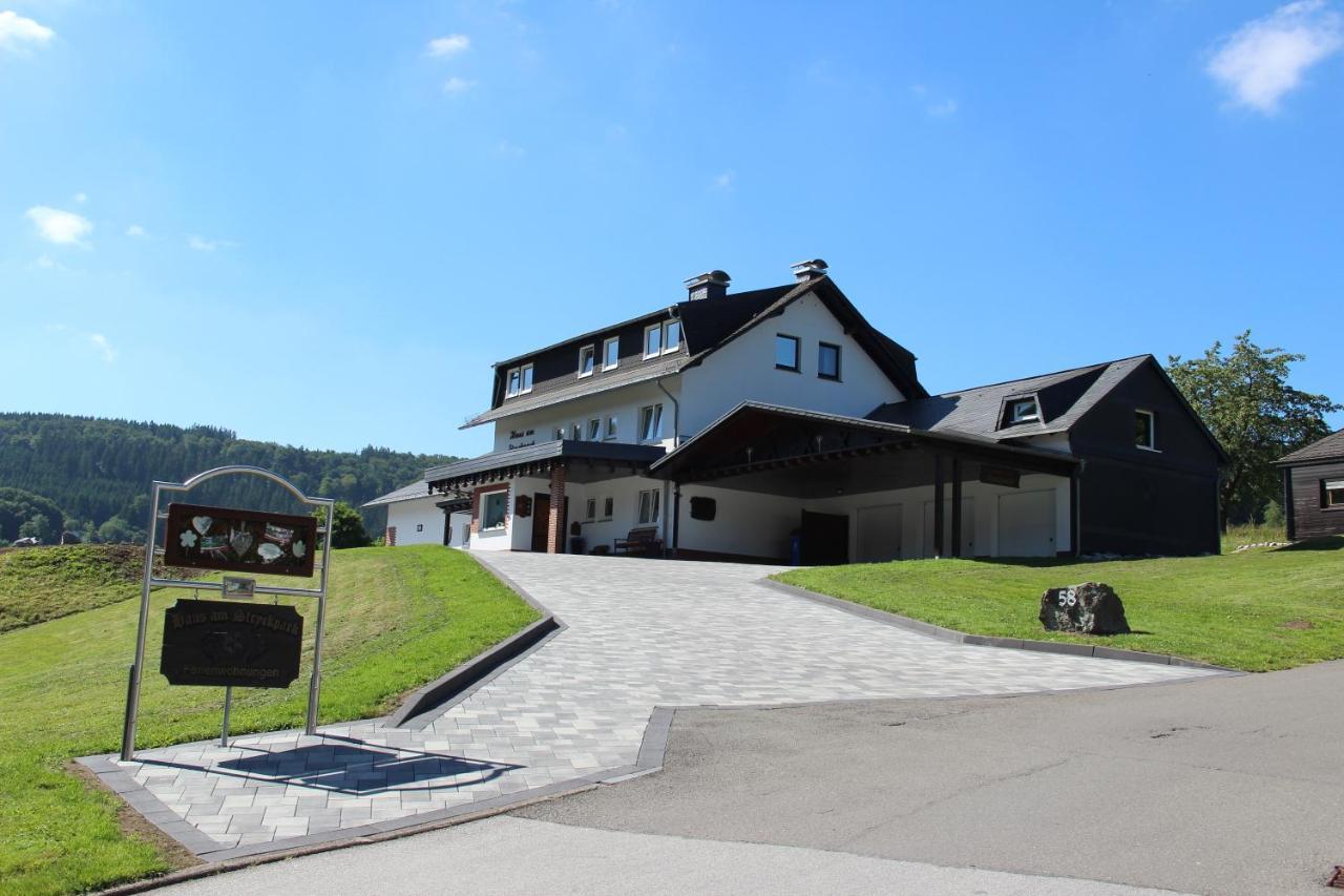 Haus Am Stryckpark Appartement Willingen  Buitenkant foto